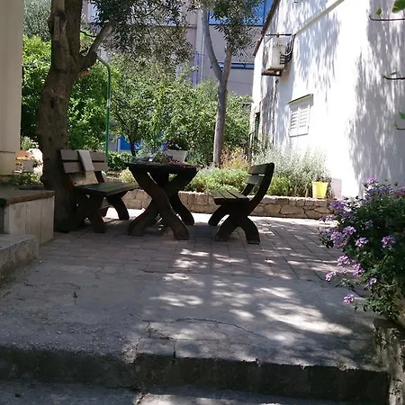 بيت ضيافة Miro 3*
